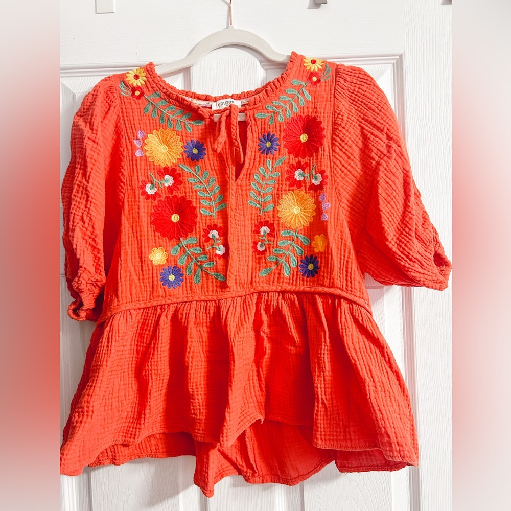 Umgee top. orange with floral top. only worn maybe once.
